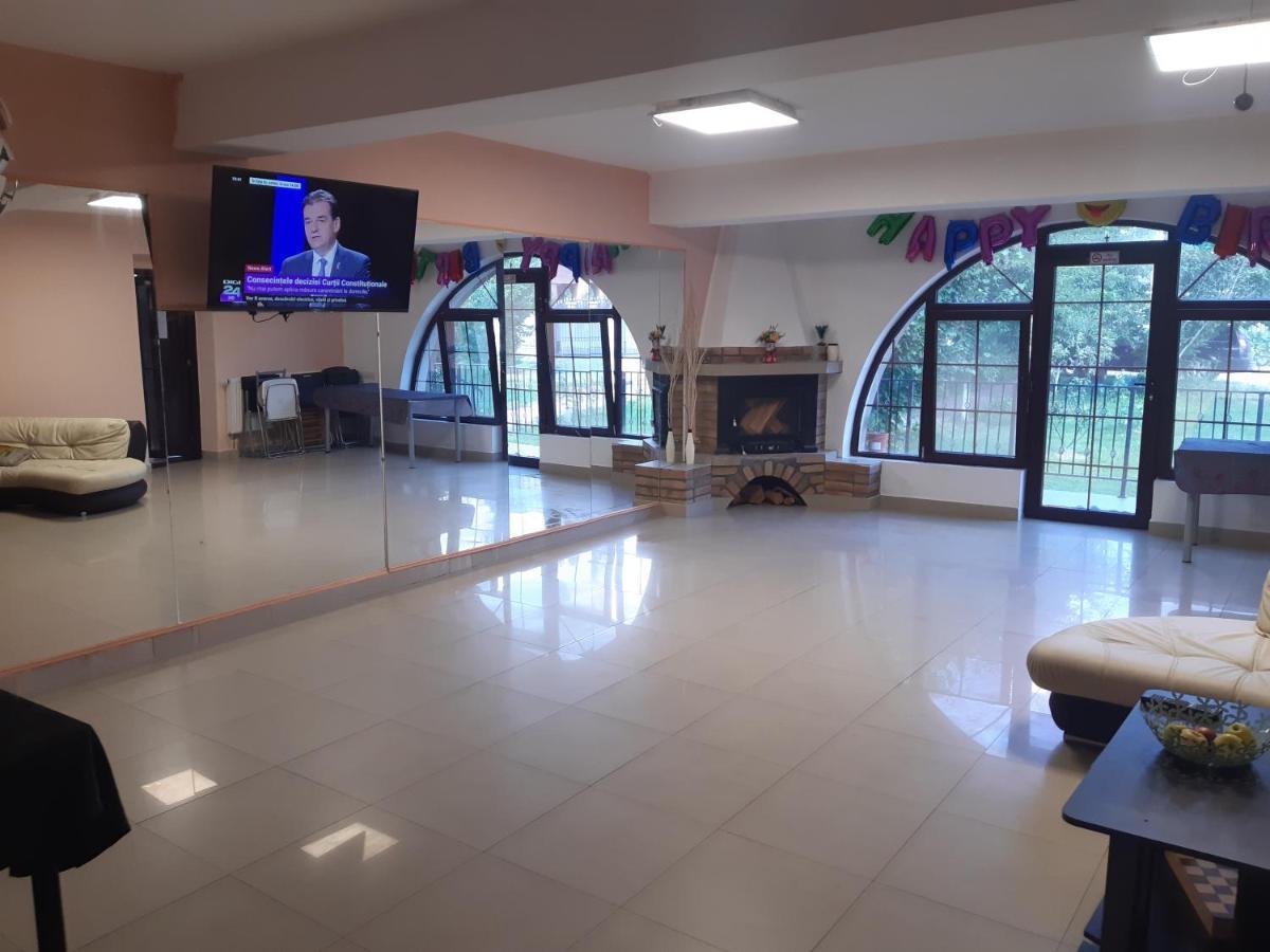 Anuta Hotel Breaza  Bagian luar foto